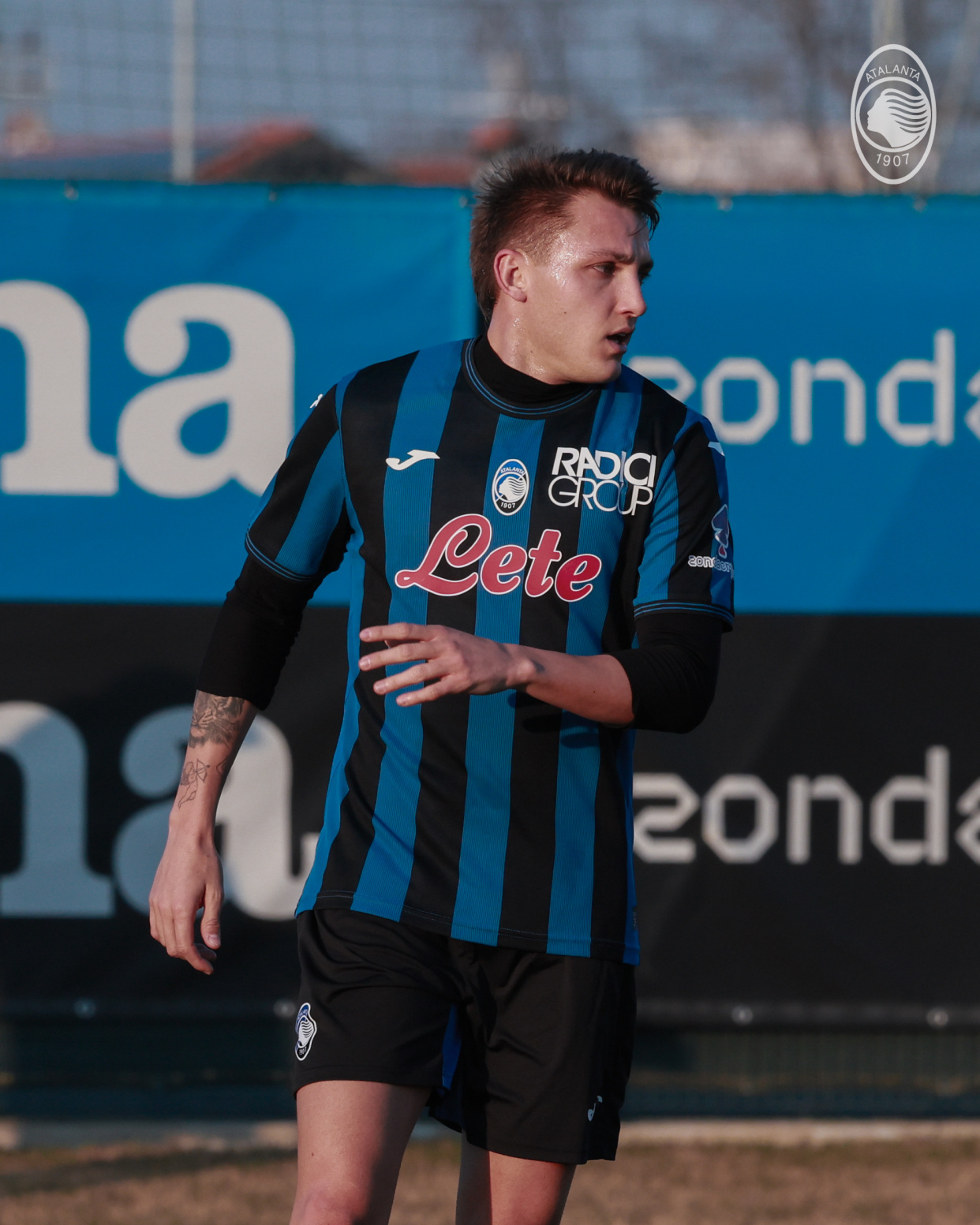 LoL-关于AC米兰发布备战花絮，今晚迎来里程碑，亚冠任务艰巨，身体对抗强度拉满的信息